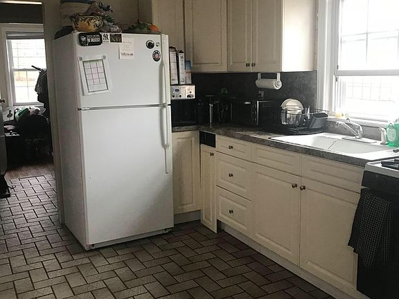 3rd image of 166 Kimball Ave