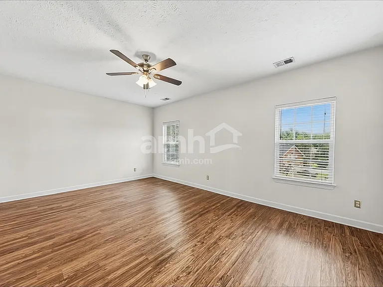1413 Napa Point W — Photo 10