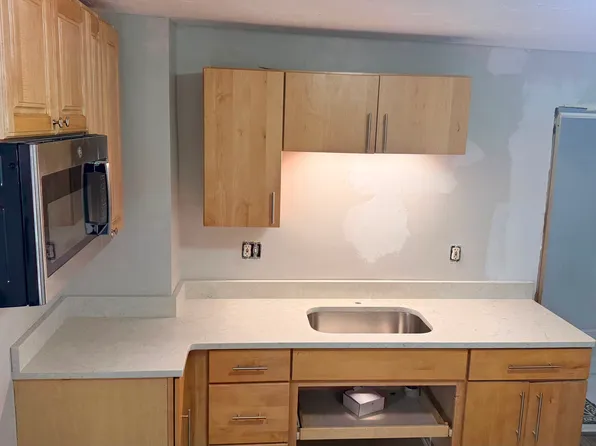 34 Park St APT 2, Webster, MA 01570