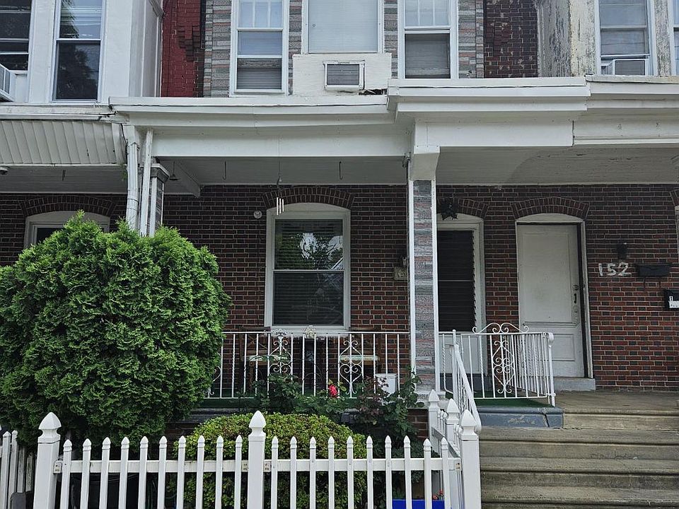 1st image of 150 W Clarkson Ave
