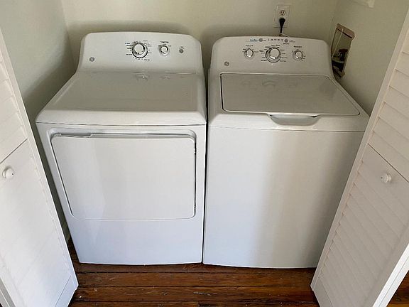 3rd image of 301 W 32nd St Unit A