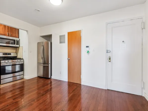 67-12 Yellowstone Boulevard image 10 of 13