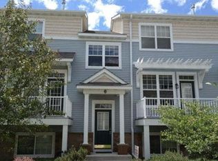 1679 Village Trl E, Saint Paul, MN 55109