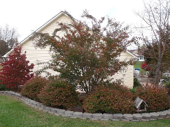2nd image of 102 Hidden Creek Dr