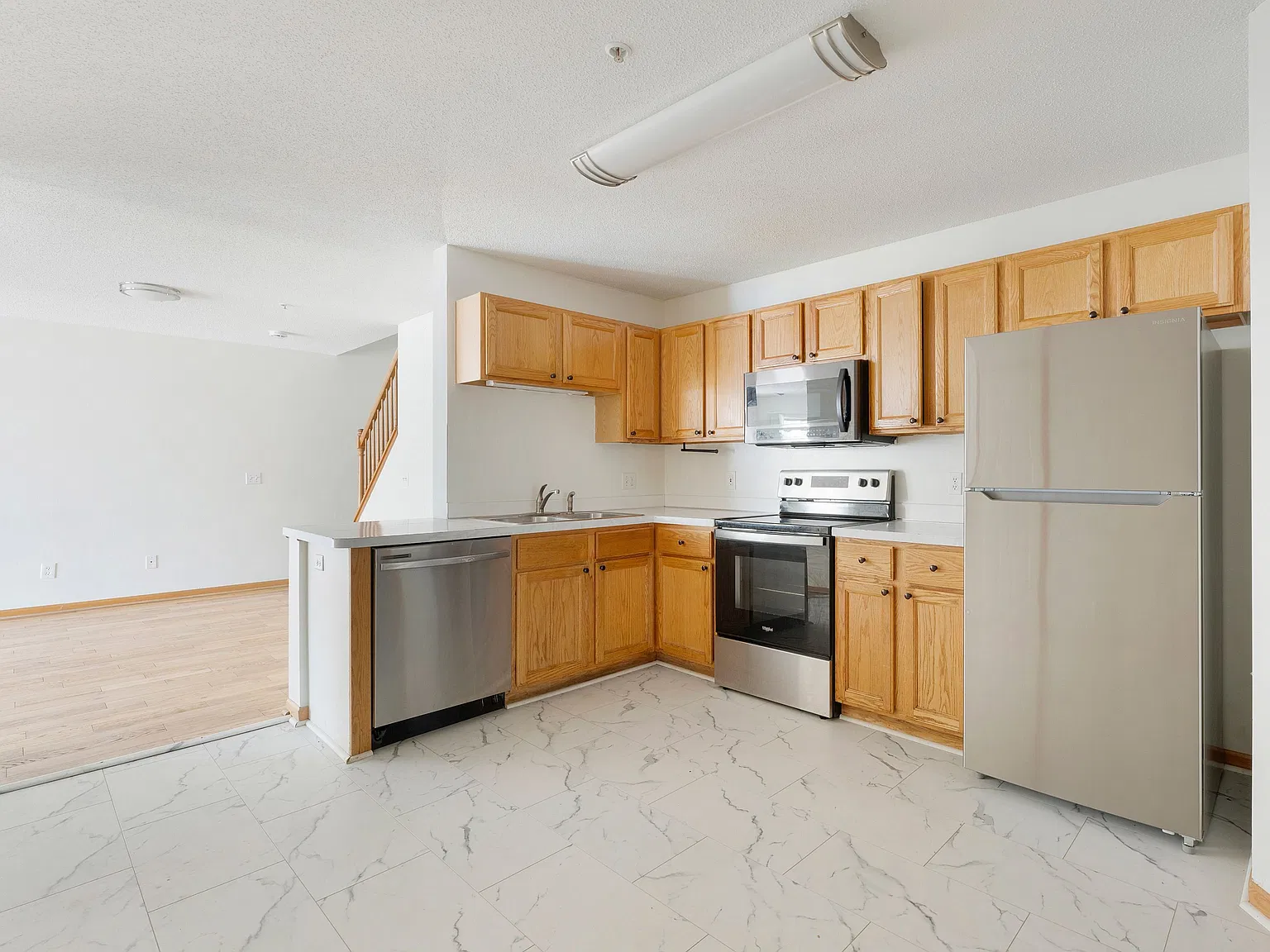 3 bed, 1350 sqft, $2,500 — Photo 2