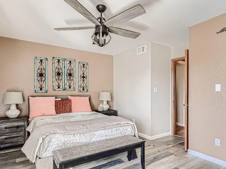 1425 E Desert Cove Ave #44 — Photo 4