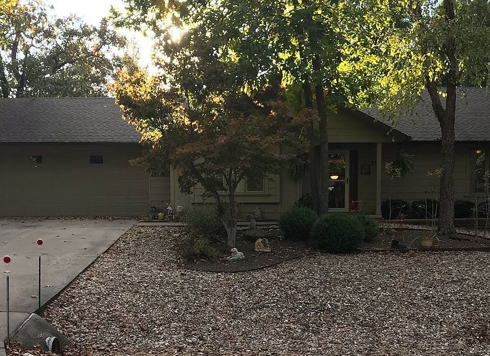 1st image of 39 Pamona Dr