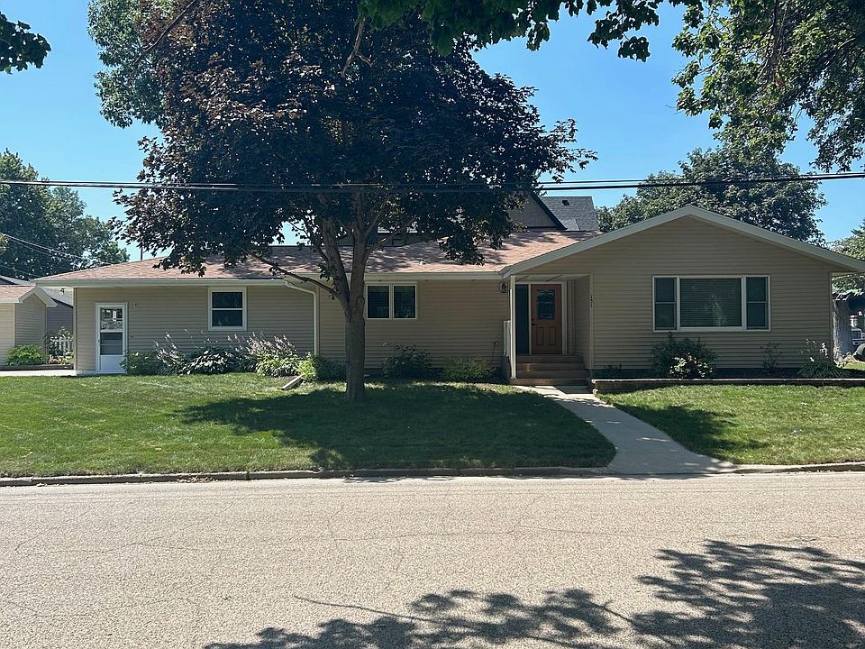 1st image of 151 W Maple Dr