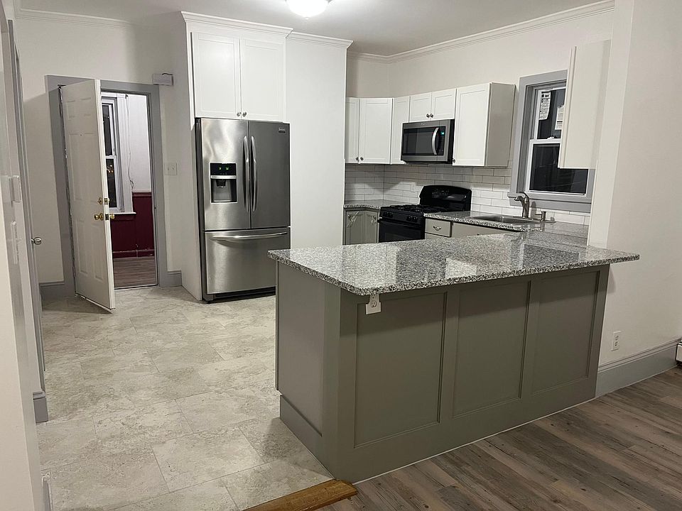1st image of 579 Hartford Ave Floor 2