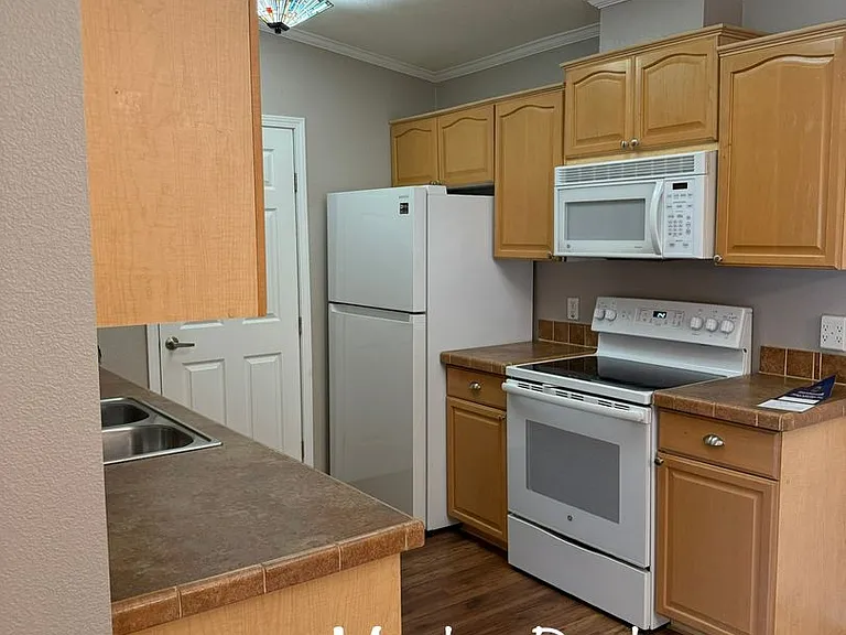 521 Van Buren Rd — Photo 5