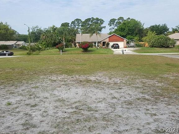 2nd image of 3047 Victory Palm Dr