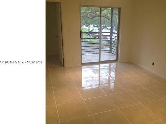 4th image of 303 Gardens Dr APT 201