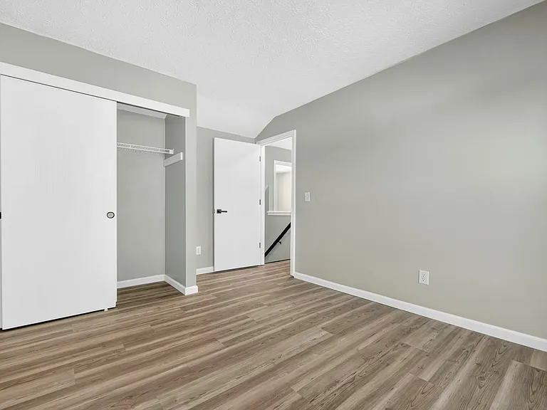 8472 Kingsley Dr — Photo 16