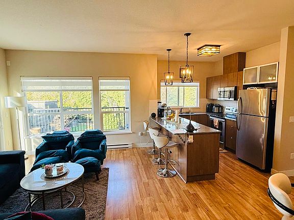 4th image of 9655 King George Blvd #419