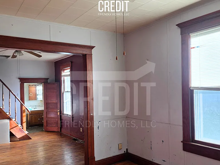 135 E Pine St — Photo 5