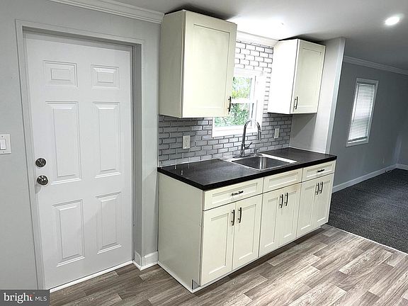 4th image of 481 Keith Rd