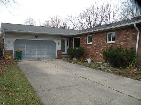 70495 Canterbury Dr, Richmond, MI 48062