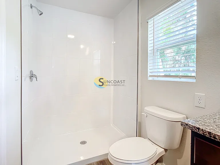 11501 N Landover Ter — Photo 17