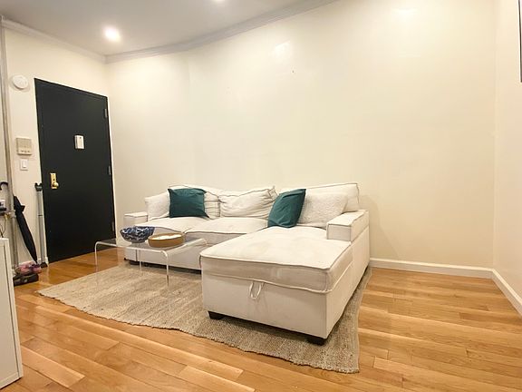 3rd image of 135 Sullivan St #3G