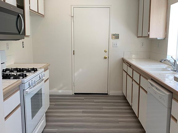 5th image of 2140 Avenida Hacienda