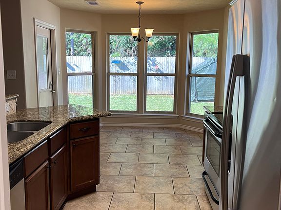 4th image of 6673 Westwood Village Dr