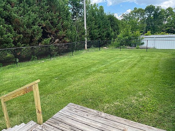 5th image of 2020 Fox Ln