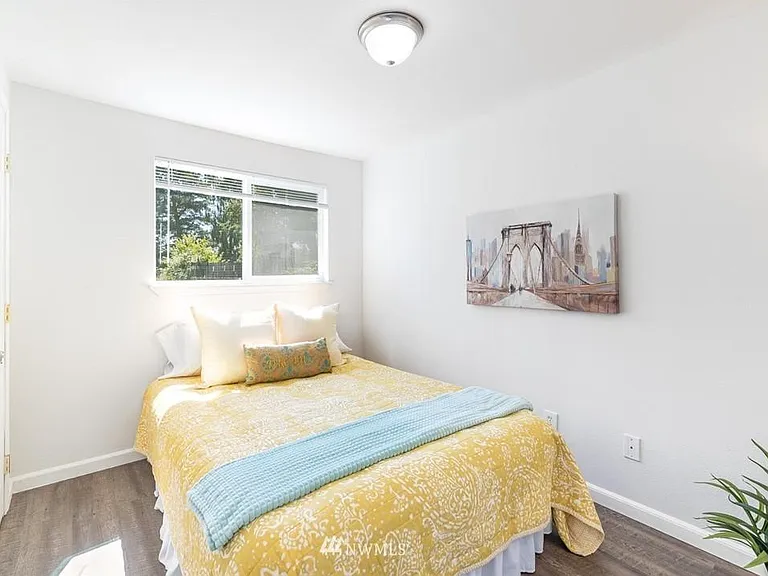 1744 N Rainier Ave — Photo 13
