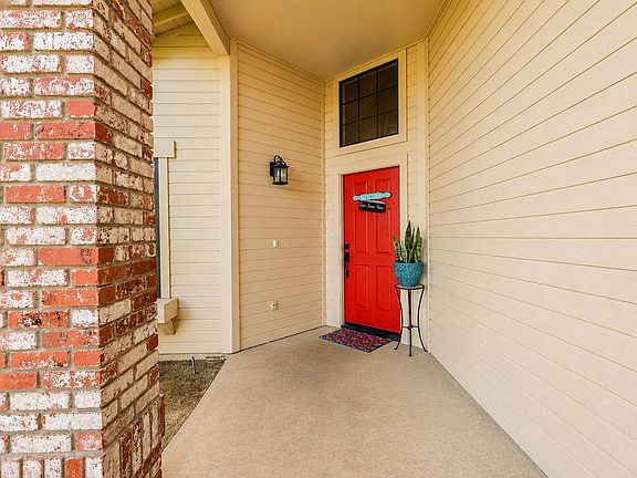 3rd image of 1720 Shadewood Dr