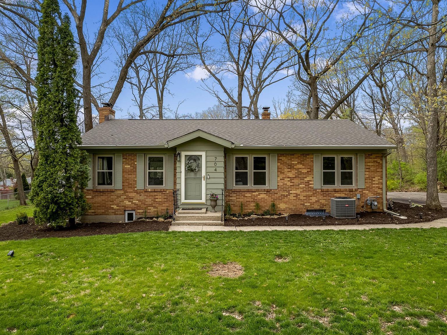 704 Coolidge Pl, Rockford, IL 61107 Zillow