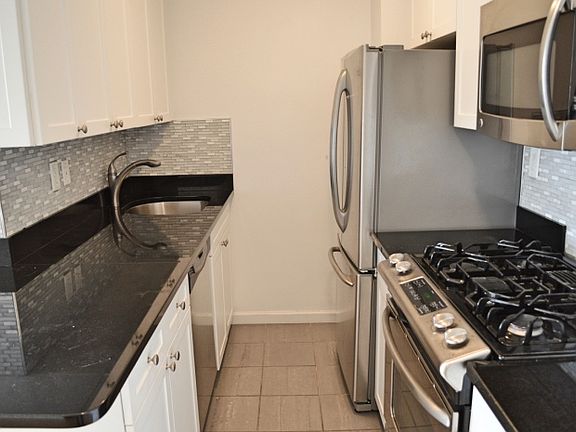 5th image of 61 Jane St APT 9G