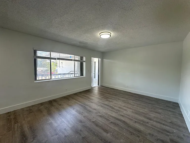 2401 NW 9th Ave — Photo 3