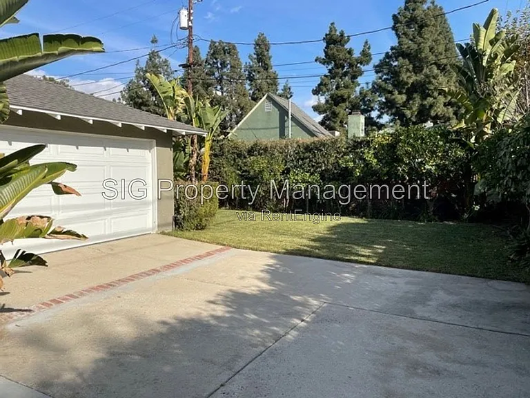 1412 N Fairview St — Photo 17
