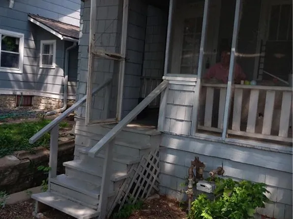 4011 Stateline Rd, Kansas City, MO 64114