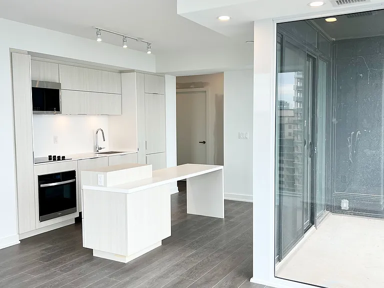 370 Martha St #1307 — Photo 13