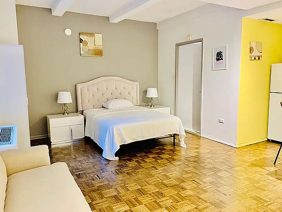 4th image of 150 W 51st St #17-3