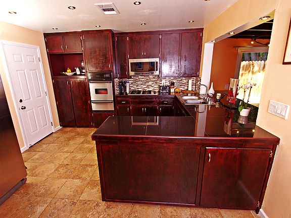 4th image of 1467 McKinley Ave