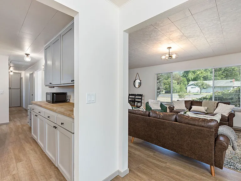 2087 Upper River Rd — Photo 5