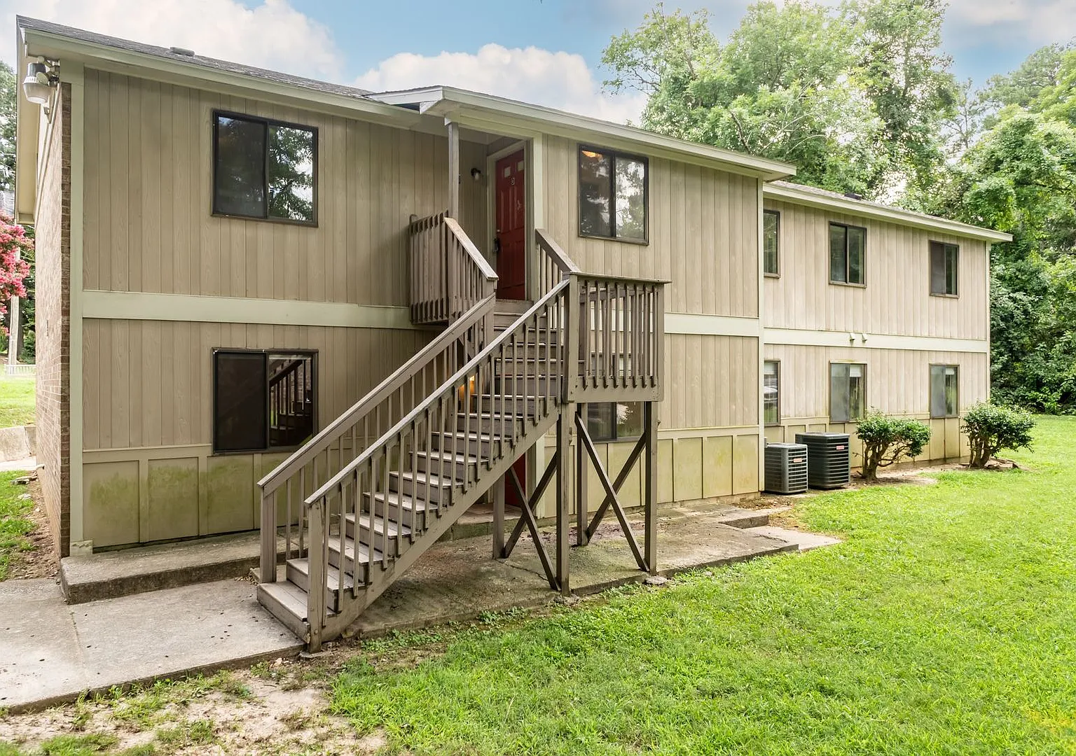 Ligon Apartments- 2900 Ligon St — Photo 1