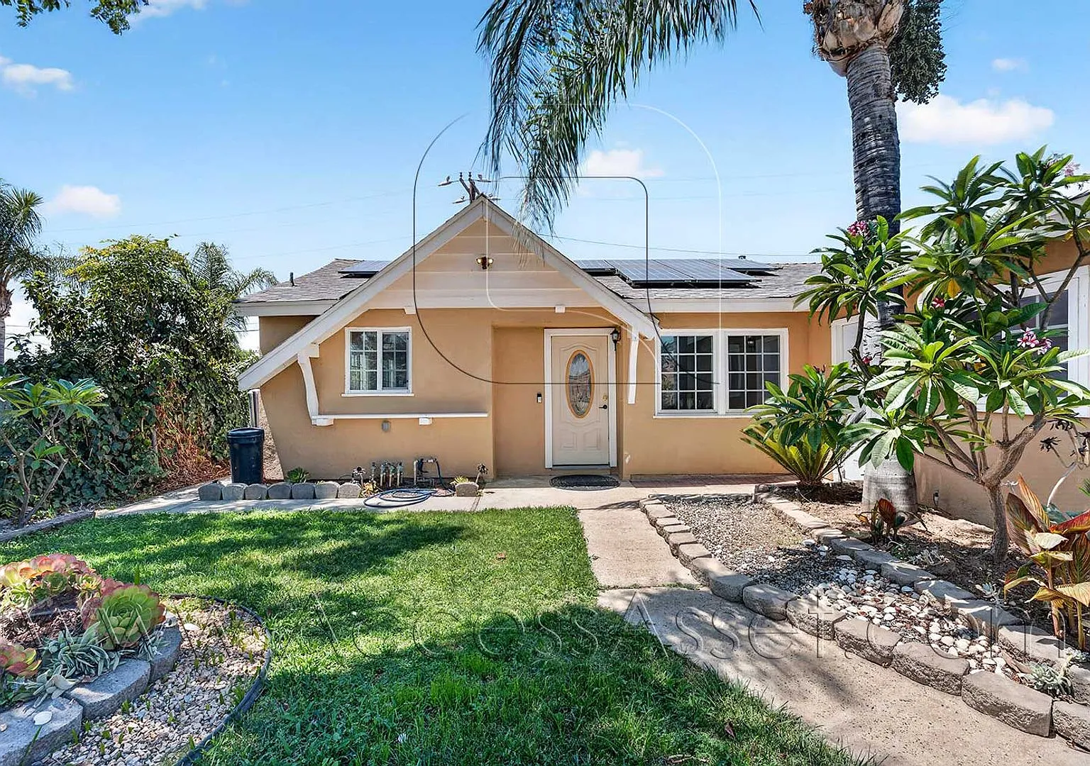 Charming 4 Bedroom Home with Private Yard & Garage Parking — Photo 1