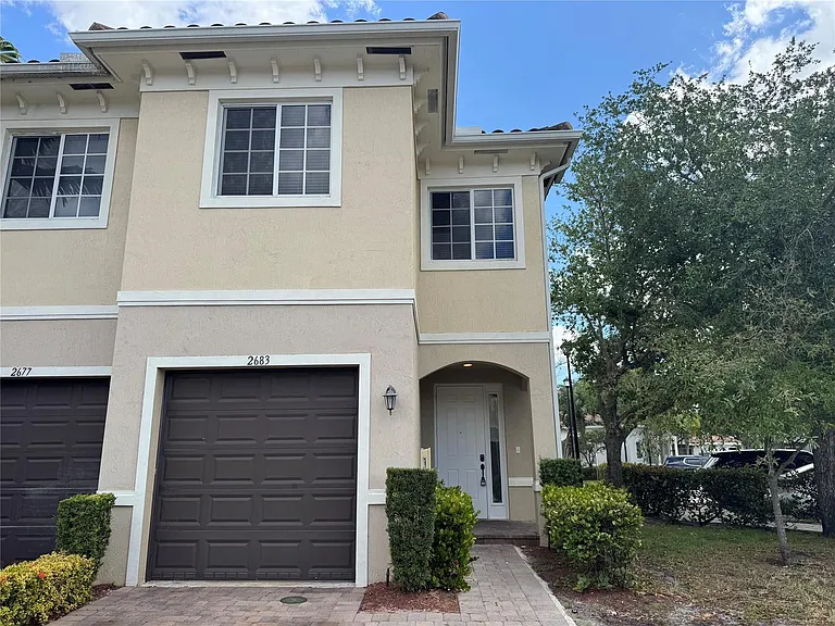 2675 SW 81st Ter #2683 — Photo 3