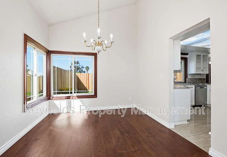 9462 Pipilo St — Photo 6
