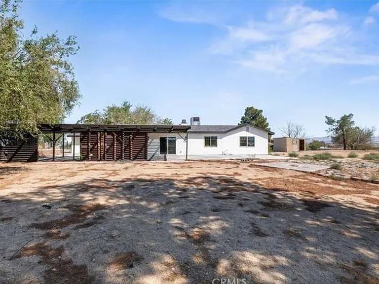 18635 Verano St — Photo 28