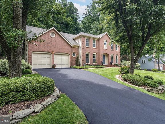 2nd image of 7313 Scarlet Oak Ct