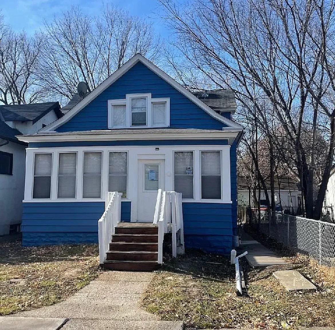 3 bed, 1099 sqft, $2,200 — Photo 1