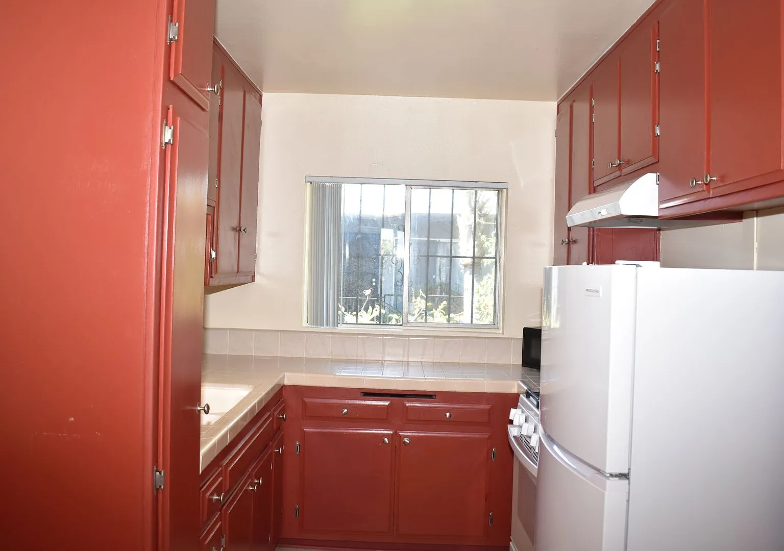 4167 Cherokee Avenue — Photo 2