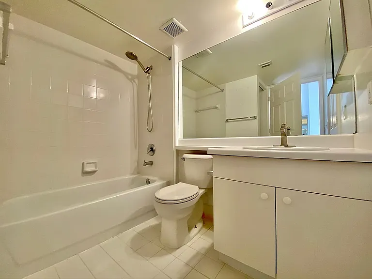 2400 S University Dr #324 — Photo 7