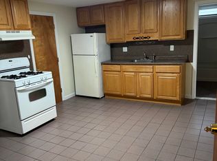 101 Avon St, Lowell, MA 01854
