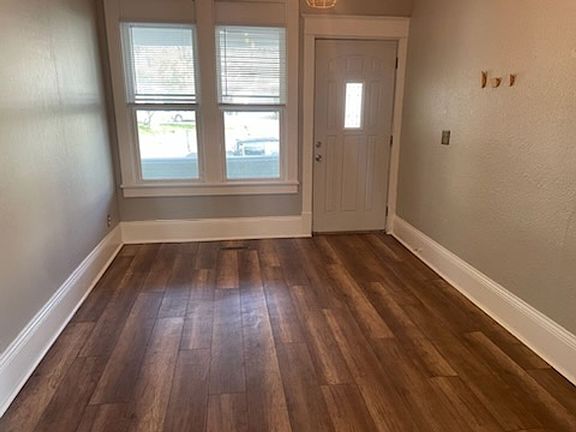 5th image of 1648 Bush Ave #1