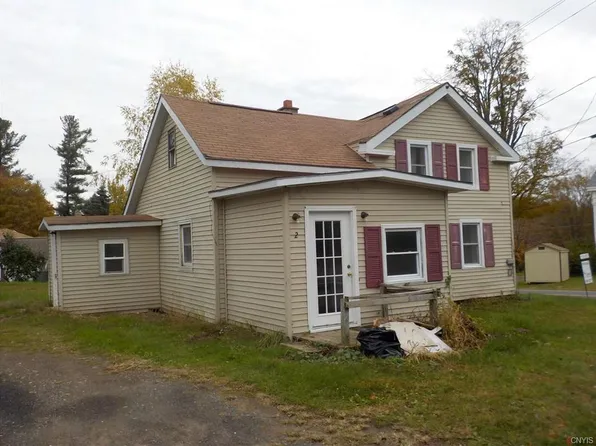 2 Cemetery Dr, Hannibal, NY 13074