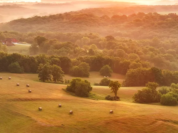 9702 E State Highway 9, Fiatt, IL 61433